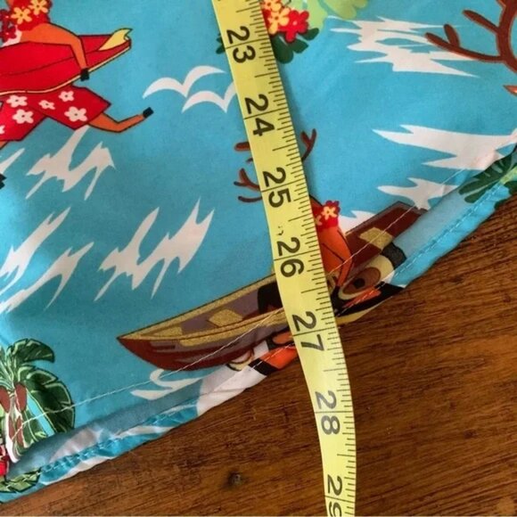 Santa Christmas Holiday Hawaiian Festive Graphic Button Down Shirt - Picture 10 of 11